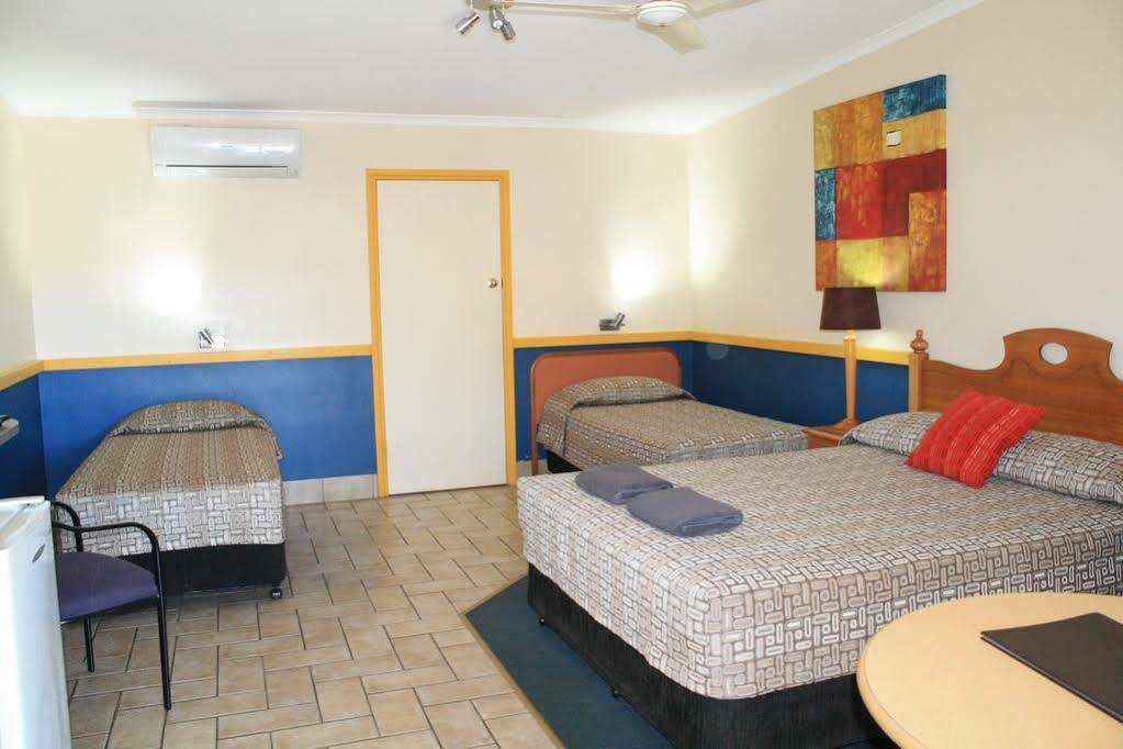 Central Motel Gin Gin Exterior foto
